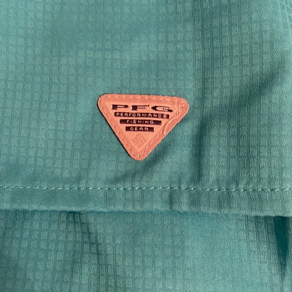 Women’s Columbia button down shirt size XS NWT - Picture 3 of 12